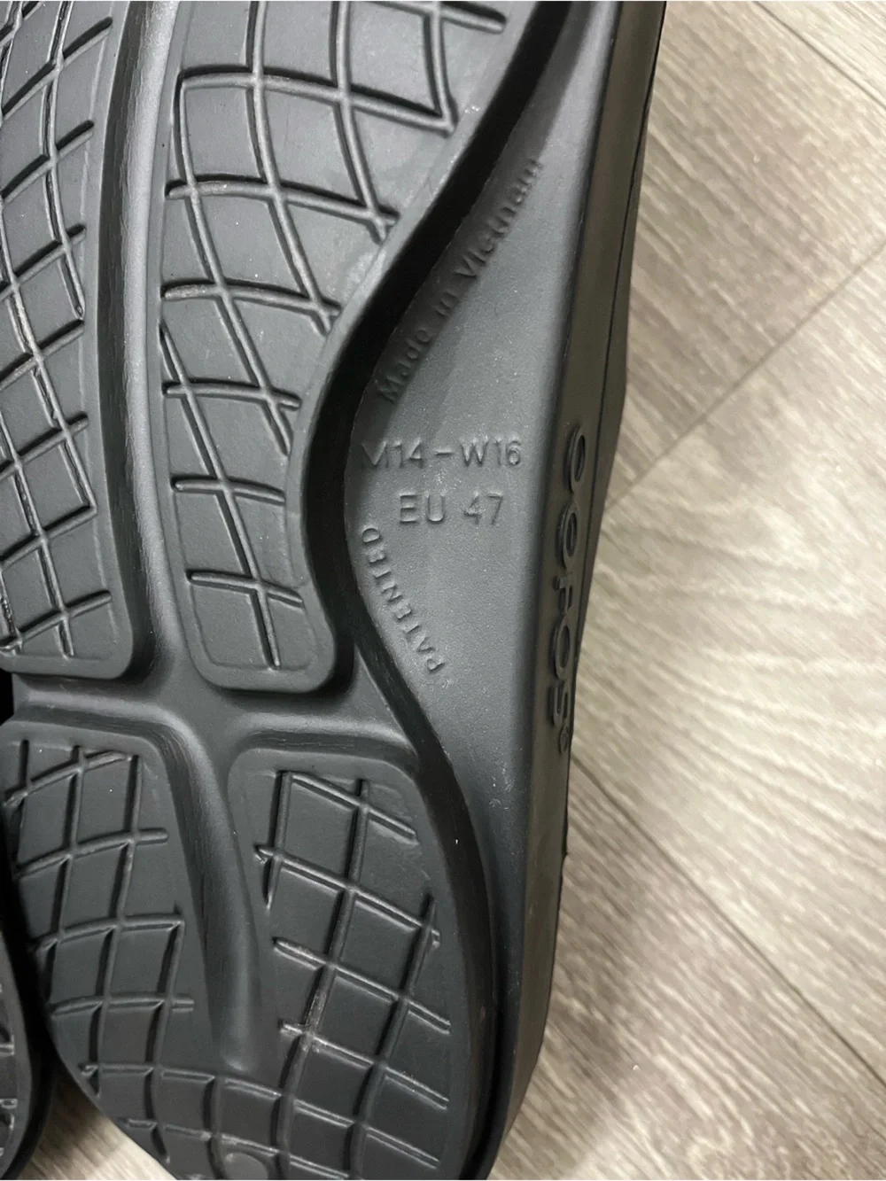 OOFOS Black Men's Recovery Slide